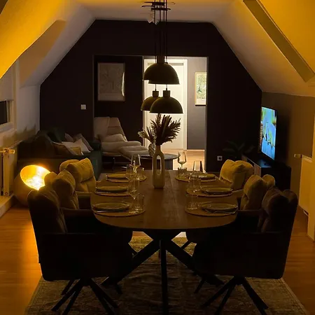 Corporate Comforts Altstadt Apartman